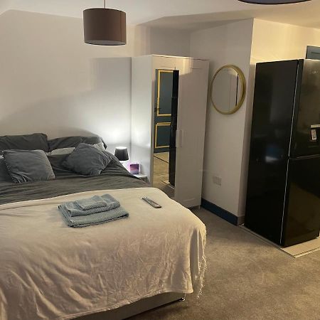 Lovely Studio Apartment Located In Birmingham Exterior foto