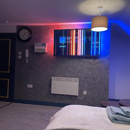 Lovely Studio Apartment Located In Birmingham Exterior foto